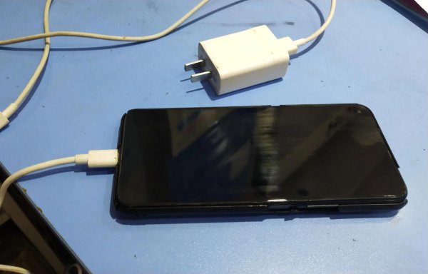 新手机第一次充电正确方法