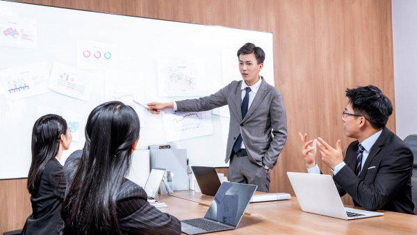 越是有能力的人越是受打压吗