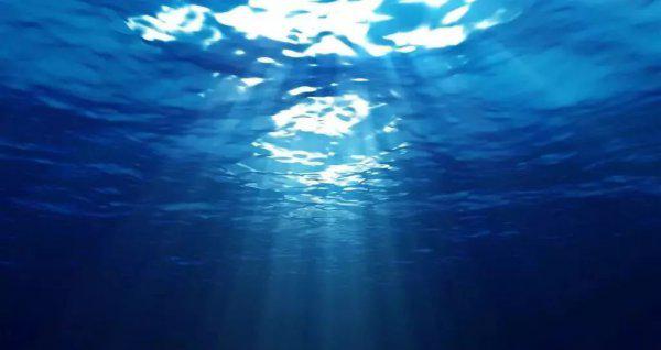 海水是什么颜色的