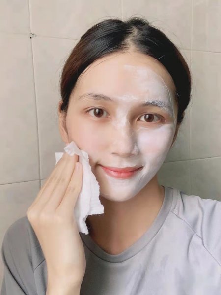 晚上用护肤品对皮肤好还是不好