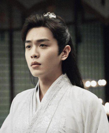 张若昀母亲是否远嫁国外了