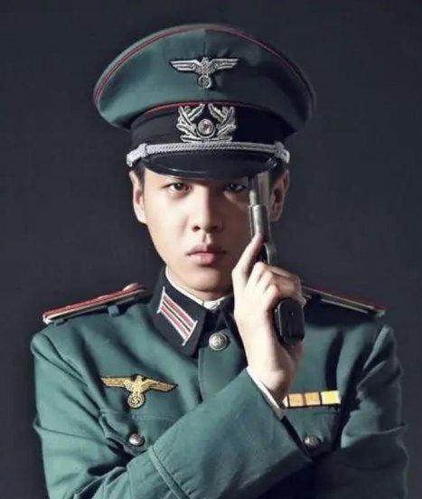 张若昀母亲是否远嫁国外了