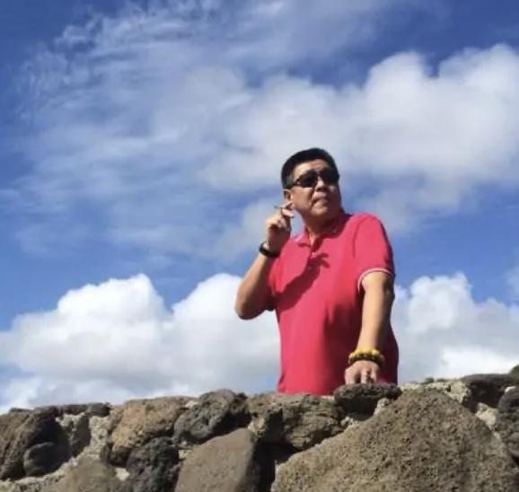 张若昀母亲是否远嫁国外了