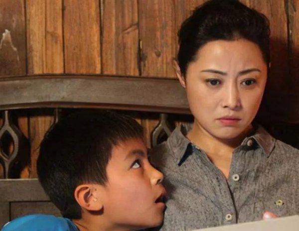 张若昀母亲是否远嫁国外了