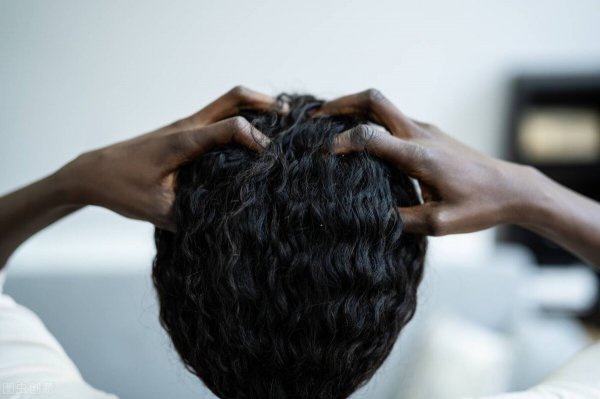 吹风机和自然干哪个好