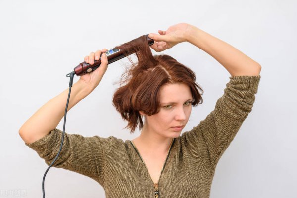 吹风机和自然干哪个好