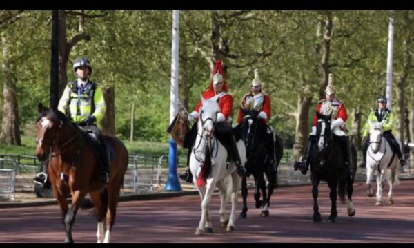 英国议会由哪三部分组成