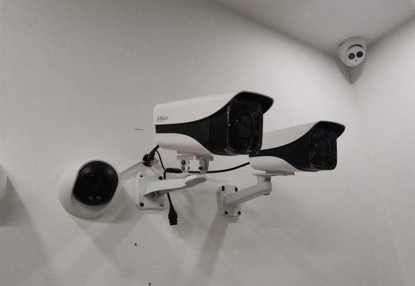 晚上监控能看清人脸吗