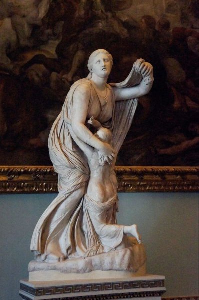 希腊神话三位月亮女神是谁