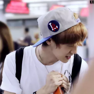 帽子上有la是什么牌子 MLB帽子上的LA是什么意思