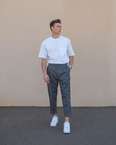 西裤配运动鞋丑爆了