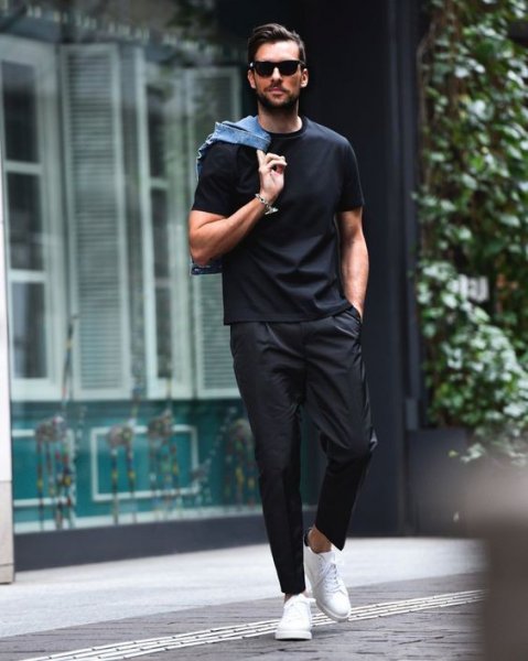 西裤配运动鞋丑爆了