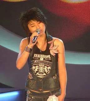 尚雯婕以前的照片对比