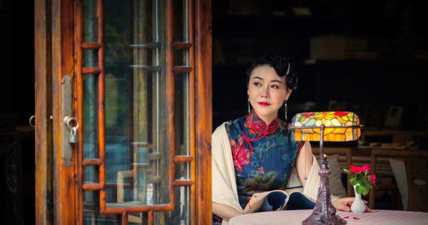 穿旗袍照相什么姿势好看