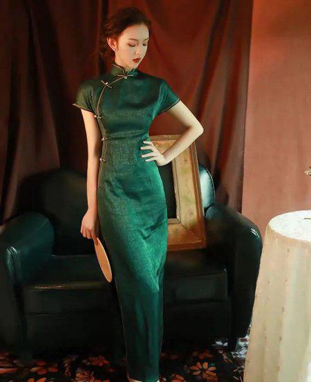 穿旗袍照相什么姿势好看