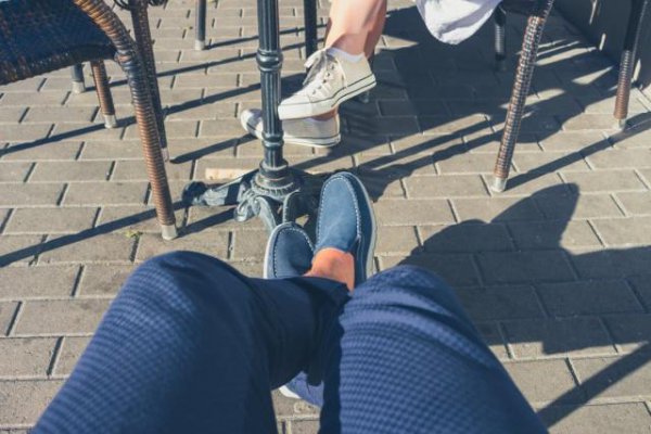 穿高跟鞋总是掉脚后跟怎么办