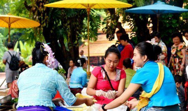 傣族泼水节的习俗有哪些