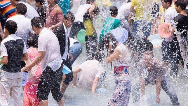 傣族泼水节的习俗有哪些