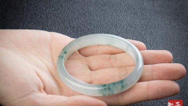 手镯一般戴哪只手