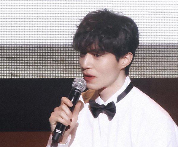 裴秀智李栋旭公开承认恋情