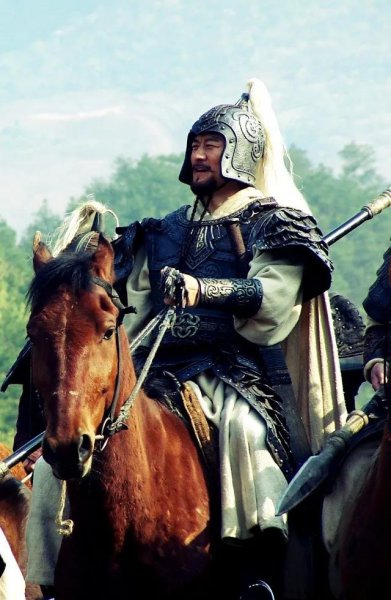 三英战吕布故事内容概括