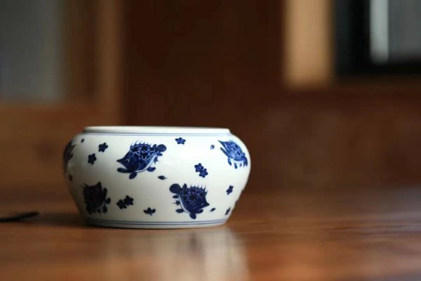 立明堂的瓷绘纹饰怎么样