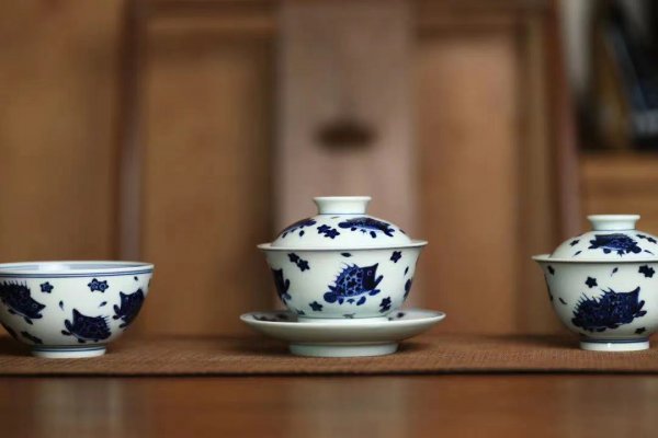 立明堂的瓷绘纹饰怎么样