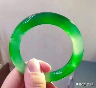 手镯怎么戴上去小窍门 手胖了怎么把手镯戴进去