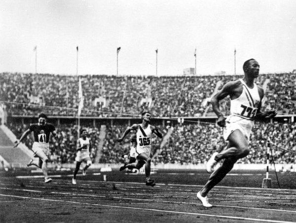 运动会金牌是纯金的吗