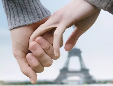 戒指戴中指什么意思女生 不同手指佩戴戒指的含义