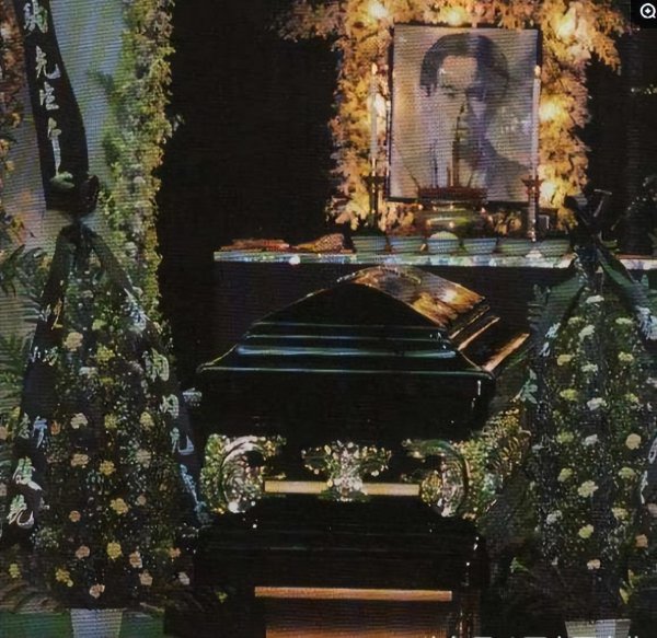 黄家驹哪年走的