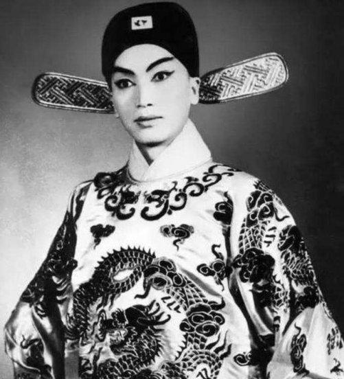 蝴蝶君原型人物是谁