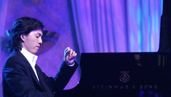 李云迪和朗朗谁的成就更高