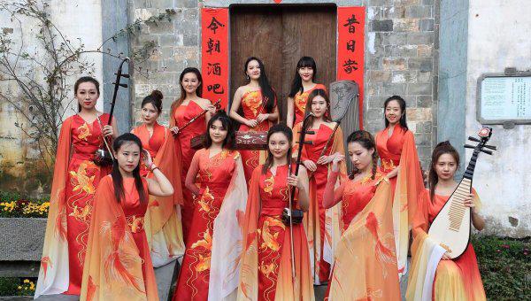 李云迪和朗朗谁的成就更高