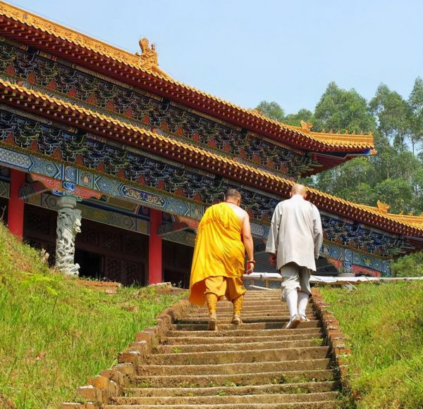 无事不登三宝殿中的三宝指的是什么意思