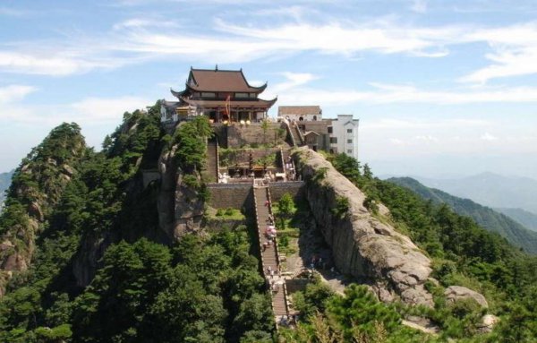 九华山是什么菩萨的道场