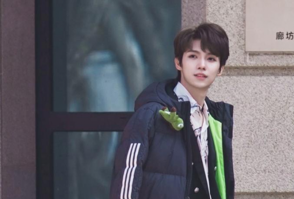 易烊千玺的爸爸是谁