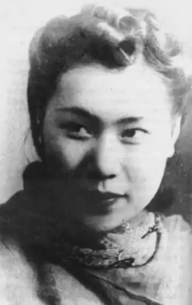 廖静文的个人资料简介