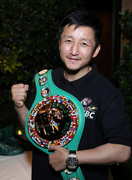 中国拳王邹市明简介