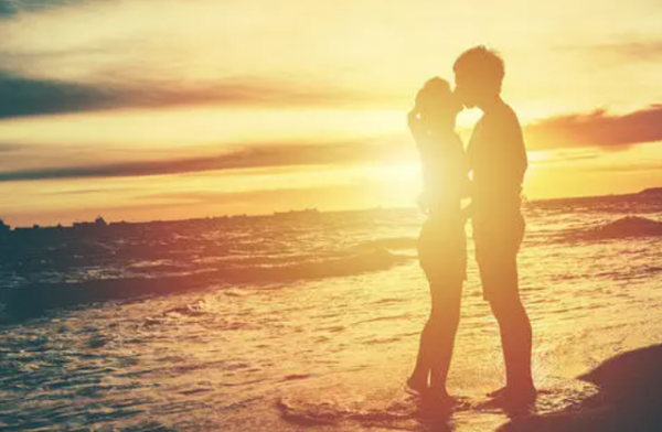 科普亲吻为什么要伸舌头