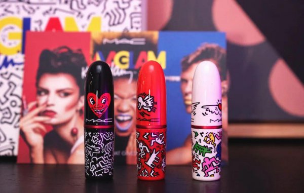 mac是雅诗兰黛旗下品牌吗