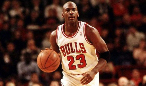 世界公认的篮球之神是谁