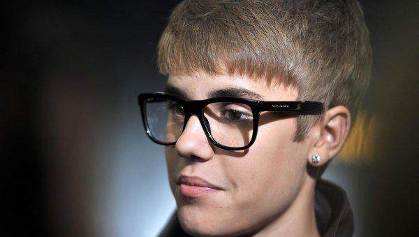 比伯为什么选择海莉