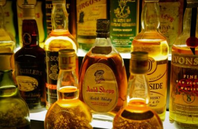 最高度数的白酒是多少度 为什么中国白酒都是52度53度