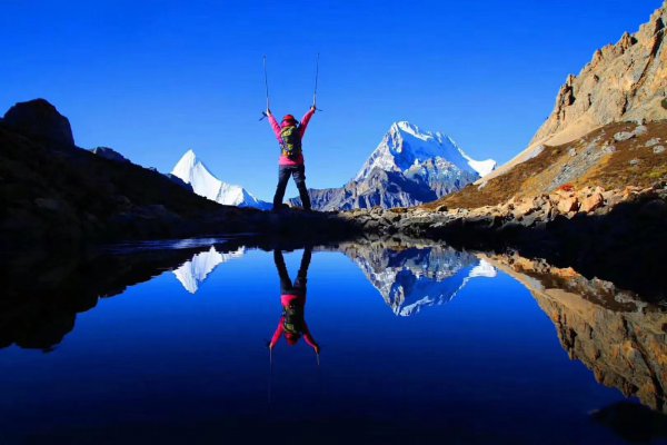 稻城亚丁海拔多少米