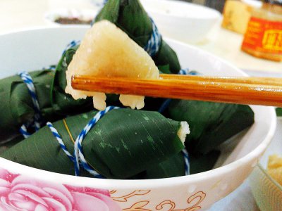 外面买回来的粽子是蒸还是煮 粽子蒸多长时间更好吃
