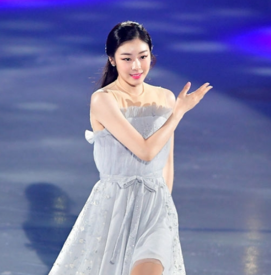 金妍儿退役时间