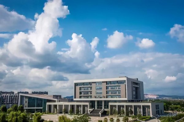 南药北药是分别是指哪两个学校