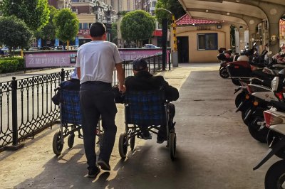 父母要离婚我该怎么做 子女面对父母离婚尊重他们的选择