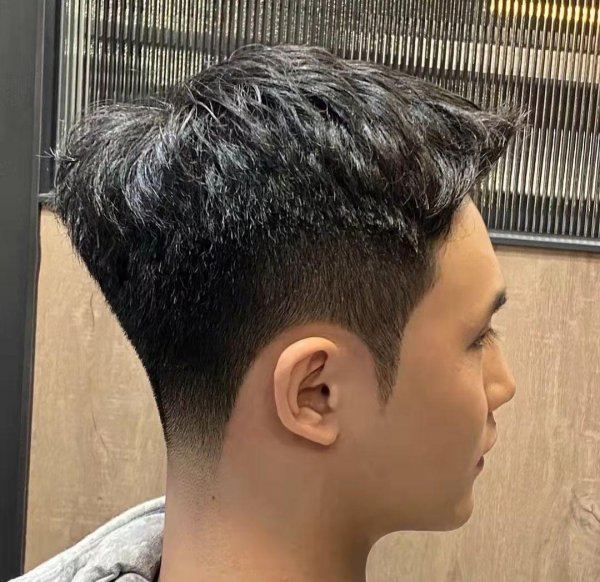 硬发质适合什么发型